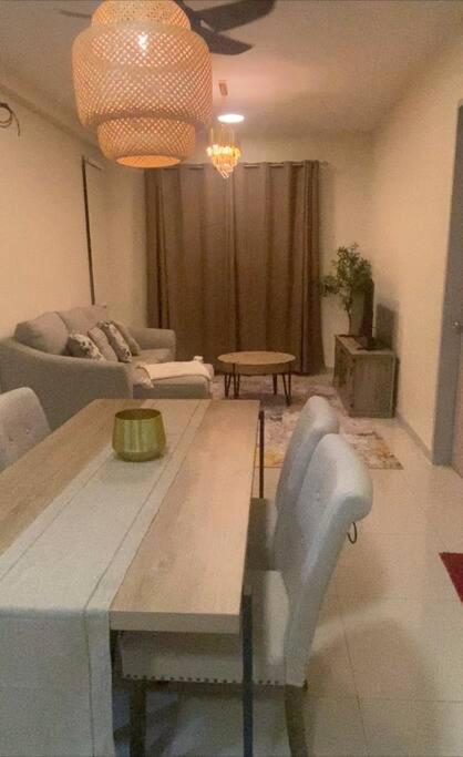 Orked Vanda, 3 Bedroom Apartment, Seaview Netflixwifiyoutube กัวลาตรังกานู ภายนอก รูปภาพ